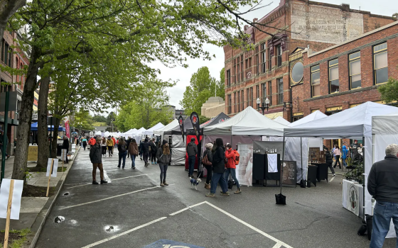 مخيم طلابي تضامني