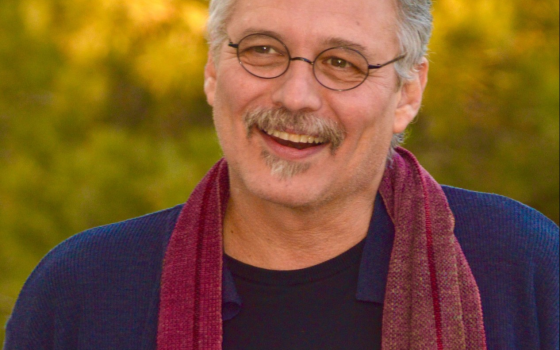 ستاثيس جورجوريس - أستاذ الأدب المقارن في جامعة كولومبيا