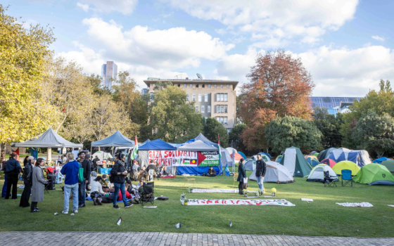 طلاب جامعة ولونجونج الأسترالية يلتحقون بالحراك العالمي