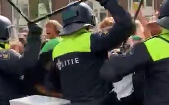 قمع الشرطة الهولندية لطلاب جامعة أمستردام