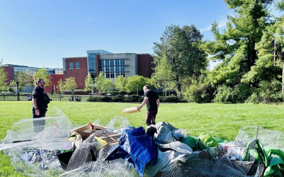 مخيم طلابي تضامني