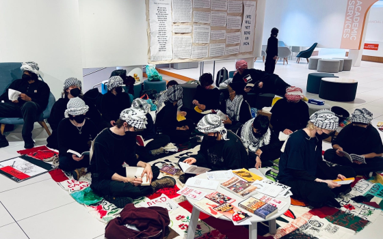 طلاب رود آيلاند