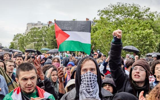 مسيرة طلابية بفرنسا تُطالب بوقف إطلاق النار بغزة