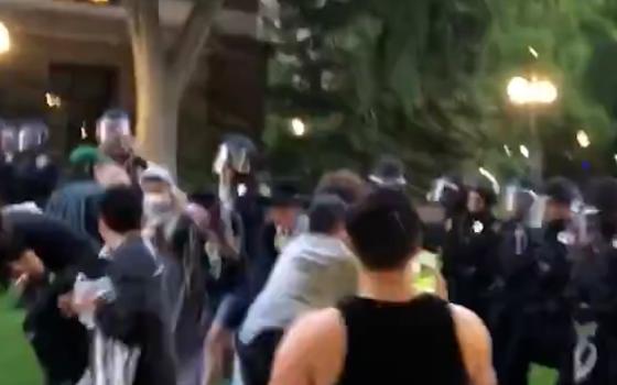 الإرهاب الأمريكي يتجدد في قمع جامعة ميشيغان.. والانسحابات الفنية تضرب كبرى المهرجانات الأوروبية