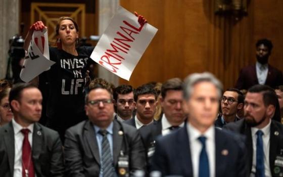 أنصار فلسطين يُقاطعون جلسة استماع بلينكن