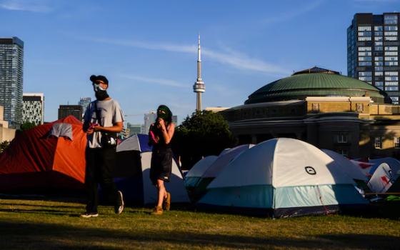 مخيم طلابي تضامني