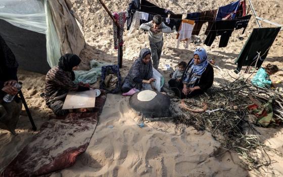 عائلة نازحة في غزة