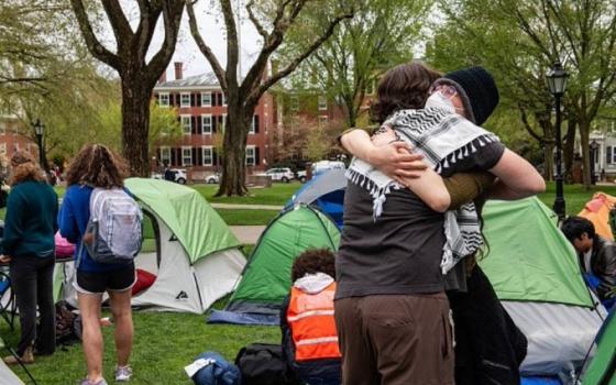 شهد حرم جامعة براون احتفالات طلابية بعد توصل المعتصمين إلى اتفاق مع إدارة الجامعة  