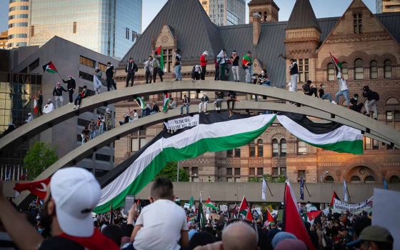 مخيم طلابي تضامني