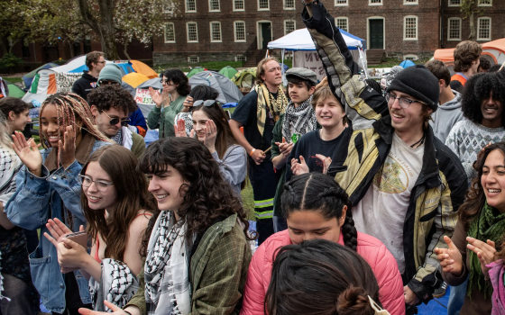 فرحة الطلاب بانتصاراتهم