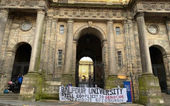 طلاب جامعة إدنبرة يطالبون بسحب الاستثمارات