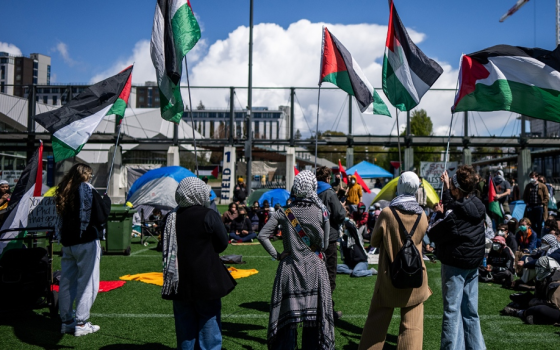 مخيم طلابي تضامني في جامعة أوكاد الكندية