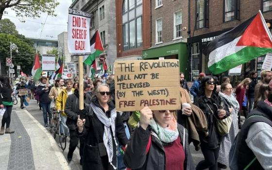 مظاهرة حاشدة في أيرلندا تُطالب بوقف تسليح الاحتلال