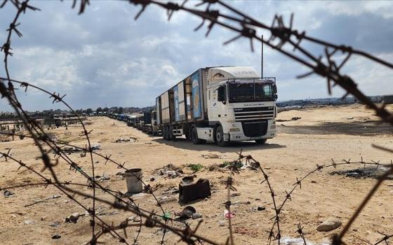 شاحنات المساعدات الممنوعة من دخول غزة