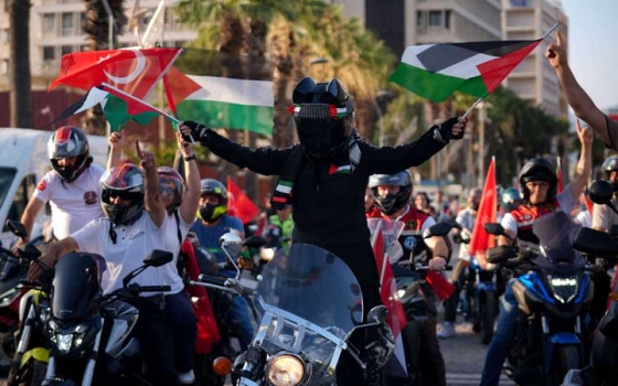 مسيرة مركبات ودراجات نارية في أزمير التركية