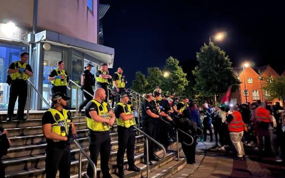 الشرطة الويلزية تعتقل 17 متظاهرًا