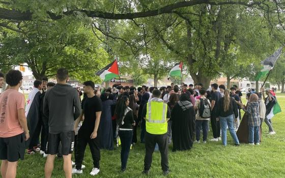 طلاب من كلية كينيدي يتظاهرون ضد الإبادة