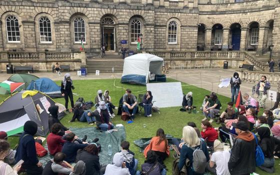 مخيم طلابي تضامني