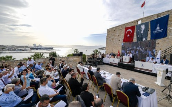 بلدية إزمير التركية تعتزم عقد اتفاق توأمة مع غزة