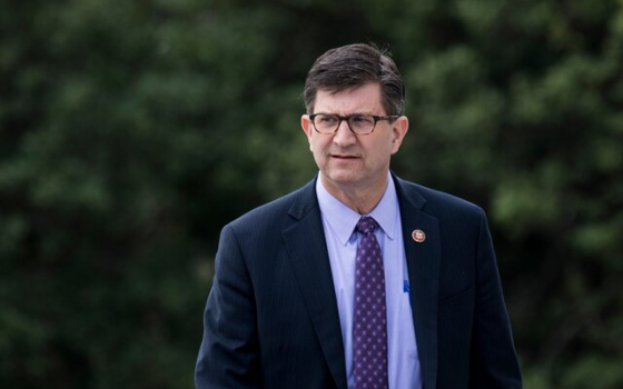 النائب الأمريكي براد شنايدر