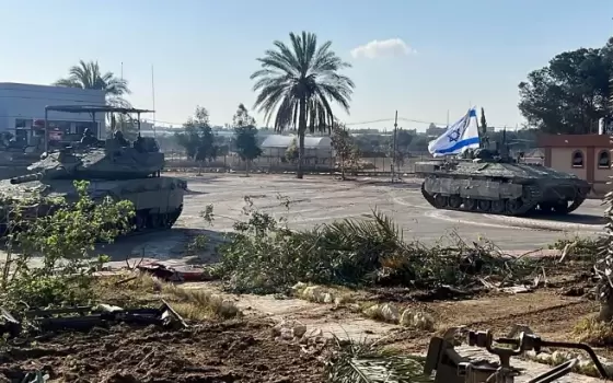 اغلاق معبر رفح والسيطرة عليه