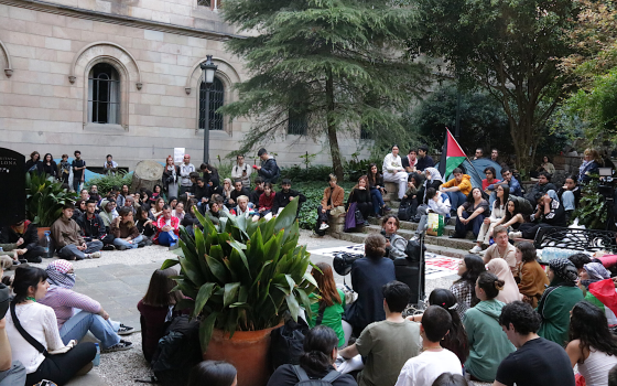 مخيم طلابي تضامني