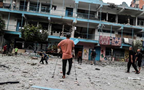 مدرسة تابعة للأونروا مزدحمة بالنازحين