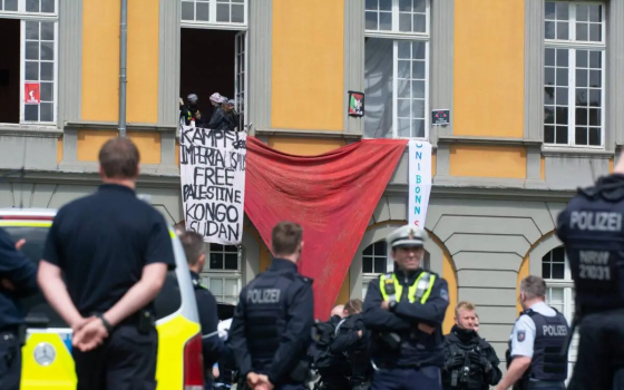 مخيم طلابي تضامني