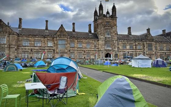 مخيم طلابي تضامني