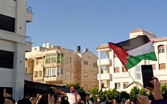 شباب الأردن أمام سفارة الاحتلال في أول أيام عيد الأضحى