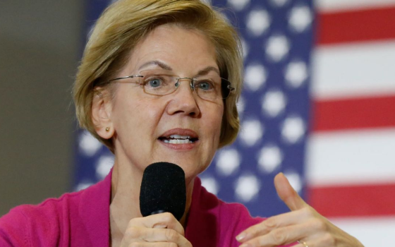 السيناتور الأمريكية إليزابيث وارن