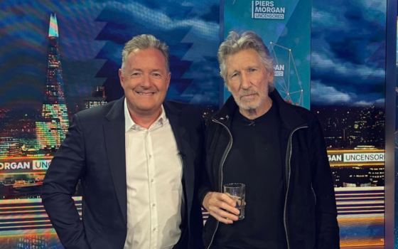 بيرس مورغان مع الفنان روجر ووترز