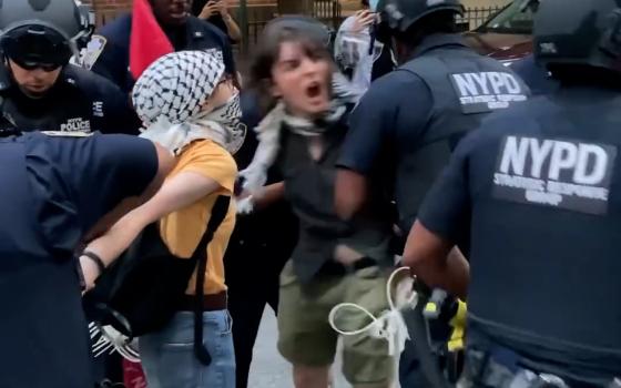 متظاهرون يشعلون تايمز سكوير رفضًا للإبادة التي تدعمها واشنطن  