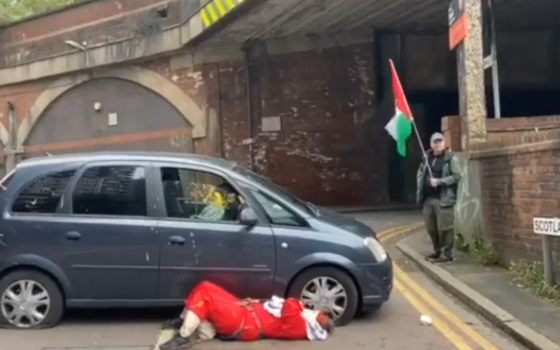 حركة فلسطين تحتل مكاتب شركة تورّد التكنولوجيا للاحتلال