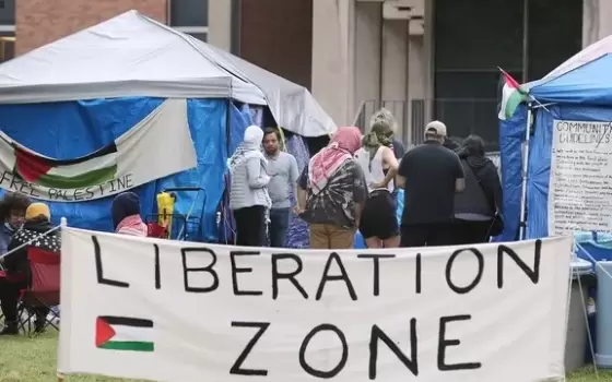 مخيم طلابي تضامني