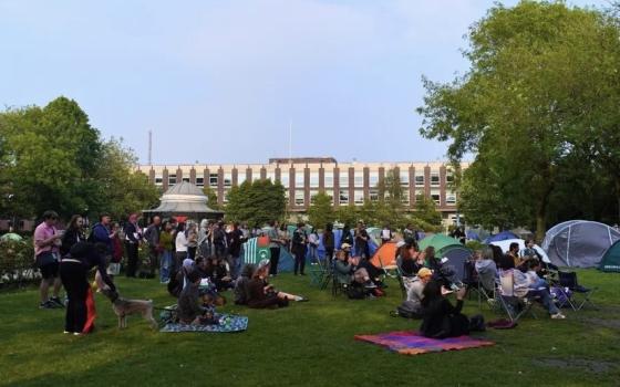 مخيم طلابي تضامني