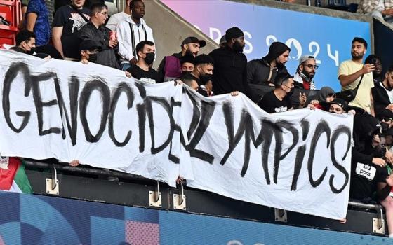 مشجعين لفلسطين خلال أولمبياد باريس