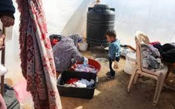 عائلة نازحة في غزة