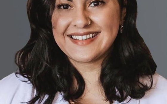 تحريض صهيوني يتسبب بطرد مساعدة طبيب في نيويورك