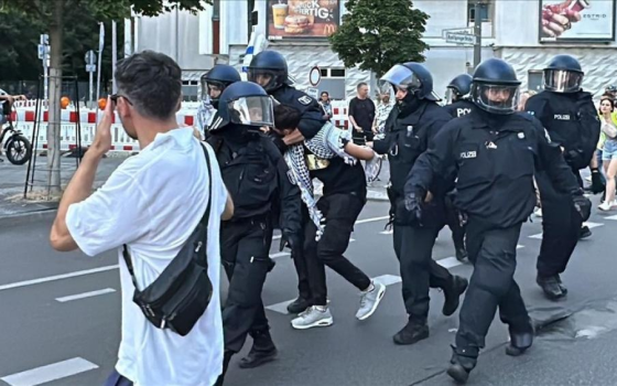 عنف الشرطة الألمانية مع المتظاهرين المؤيدين لفلسطين