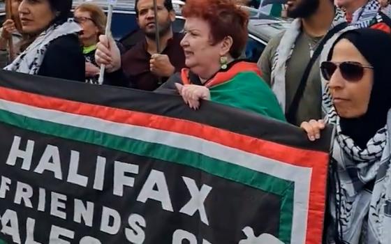 حصار مصنع BAE Systems