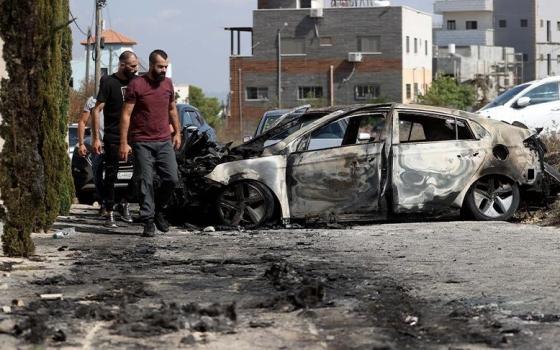 إحراق المستوطنين للسيارات في قرية جيت بقلقيلية