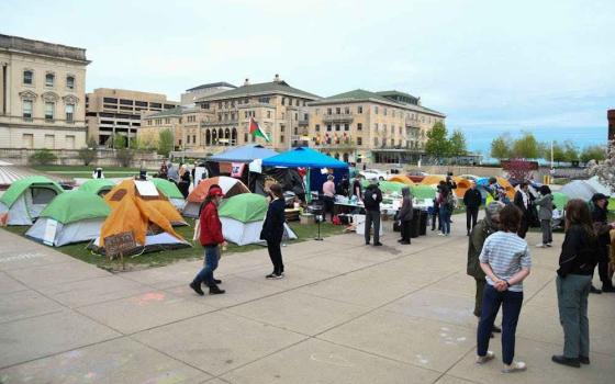 جامعة ويسكنسون تواصل الإجراءات التأديبية بحق طلابها