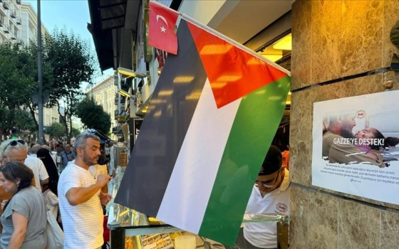 صاحب محل حلويات تركي