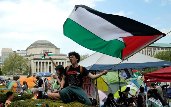 مخيم طلابي تضامني