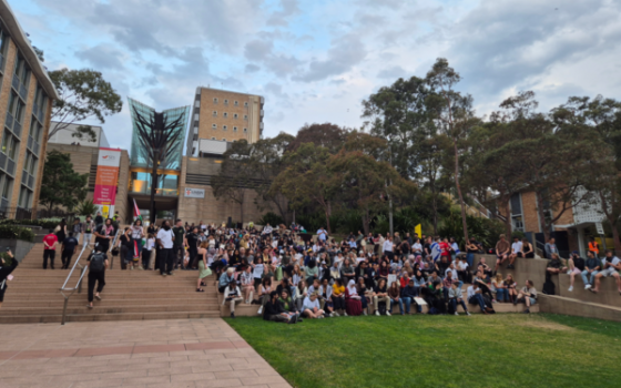 مظاهرة داعمة لفلسطين في جامعة