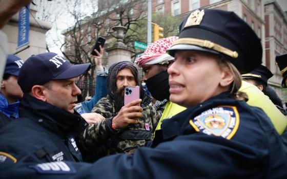 قمع شرطة نيويورك لمؤيدي فلسطين