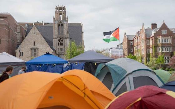 مخيم طلابي تضامني مع غزة