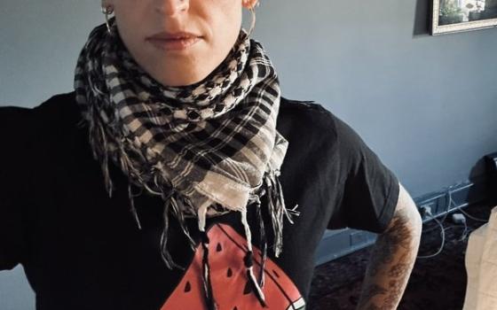 أستاذة مؤيدة لفلسطين  