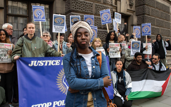 كوابينا ديفونيش- ناشطة مناهضة للعنصرية